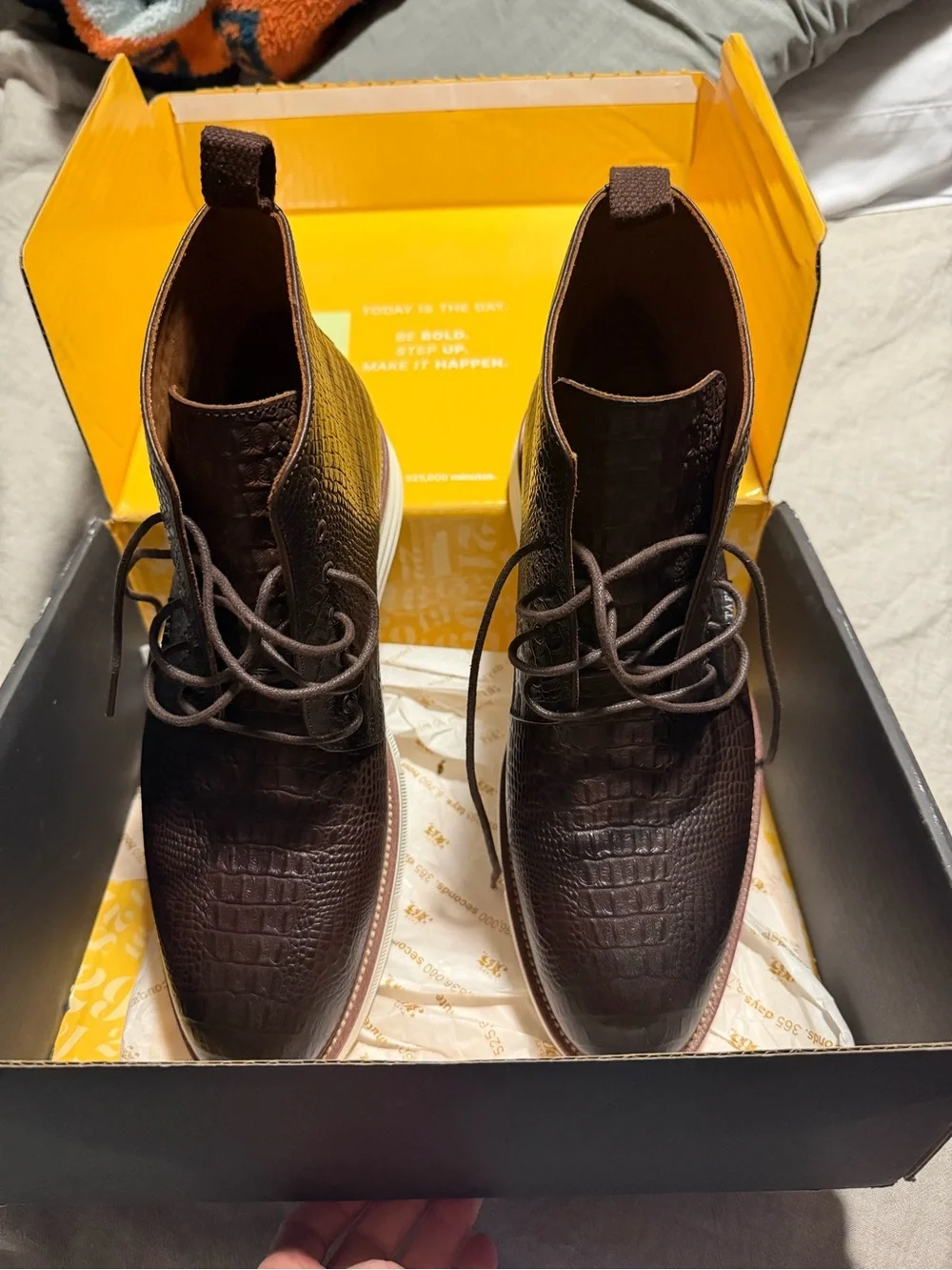Men’s size 10 Taft 365 Dark Brown Croc-Embossed Chukka Boots with White Sole